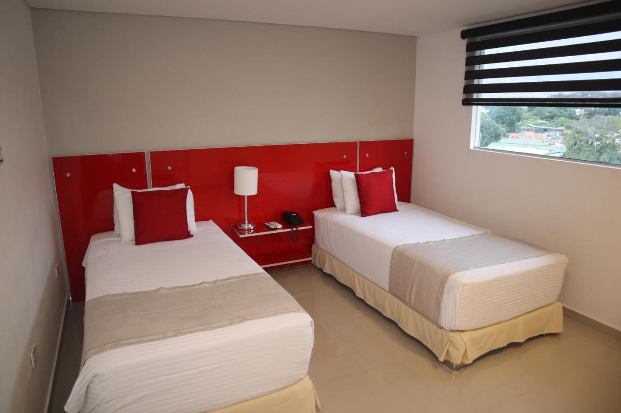 Hotel Blue 66 กาลี ภายนอก รูปภาพ