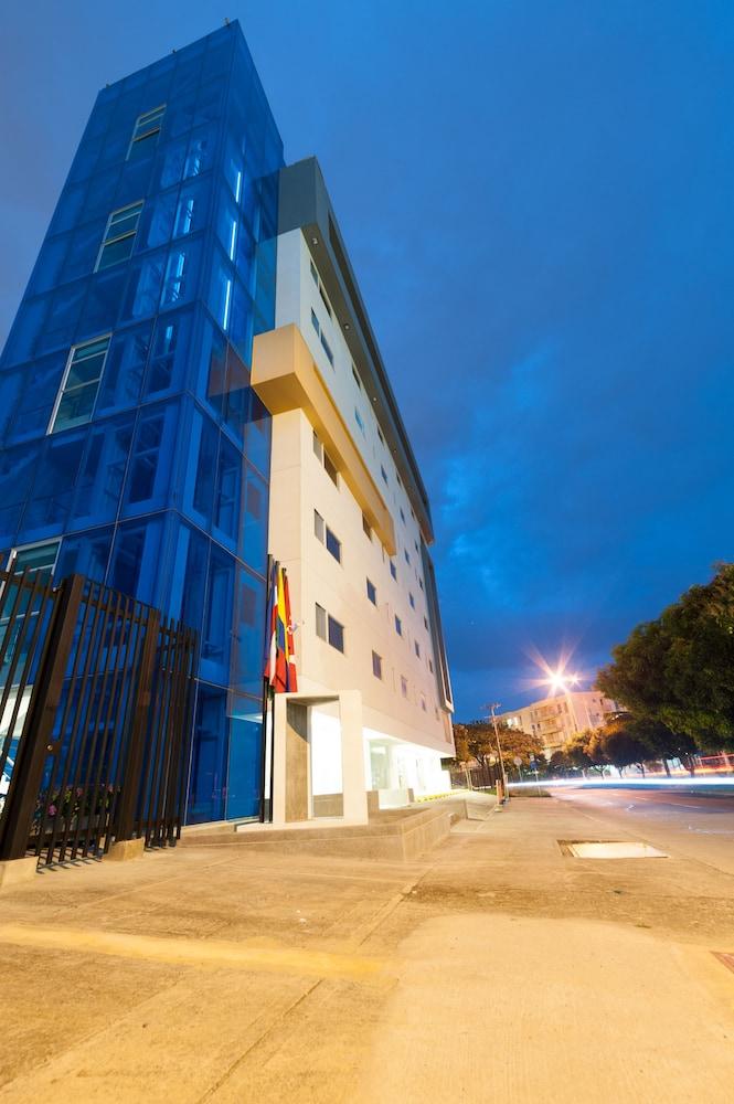 Hotel Blue 66 กาลี ภายนอก รูปภาพ
