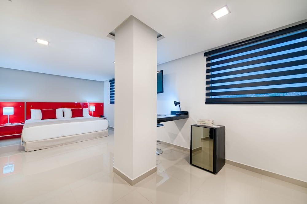 Hotel Blue 66 กาลี ภายนอก รูปภาพ